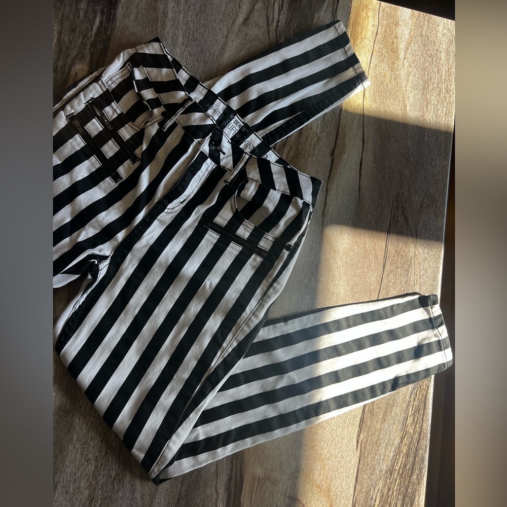 Hot Topic Skinny Black White Stripe denim size 9
